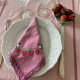 Chemin de table et deux serviettes vintage brodés à vos initiales collection Fraises - Villa Farese
