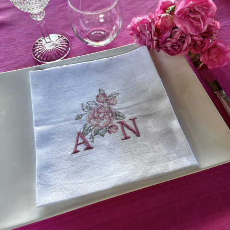 Serviette brodée personnalisée Pivoine à vos initiale - Villa Farese