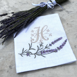 Serviette brodée personnalisée fleur de Lavande monogramme à votre initiale - Villa Farese